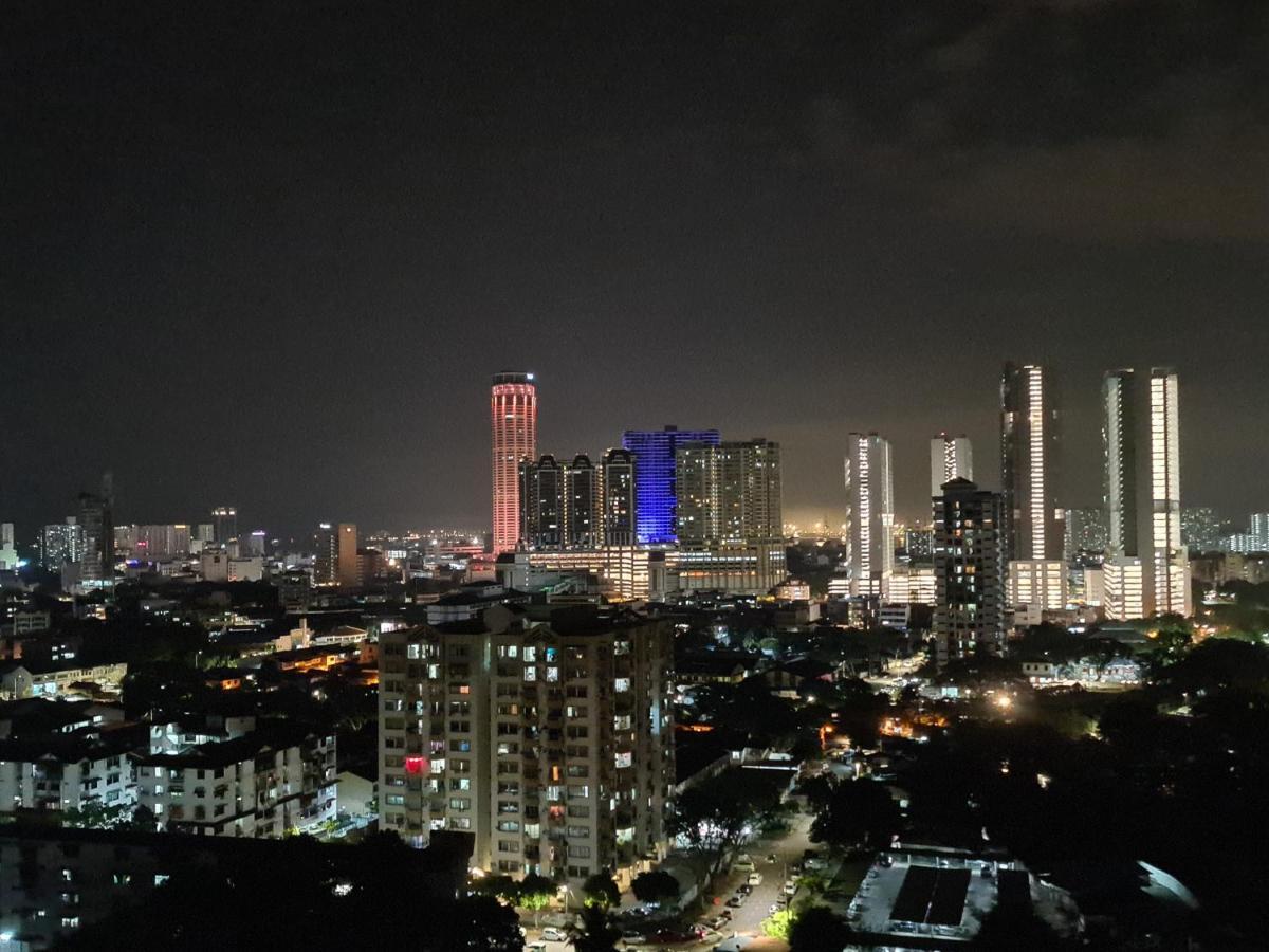 Beacon Executive Suite - Skypool Penang View Джорджтаун Экстерьер фото