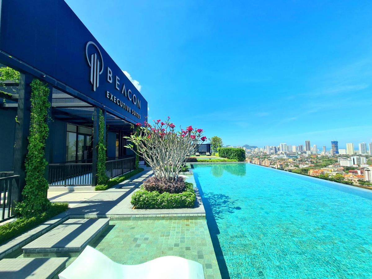 Beacon Executive Suite - Skypool Penang View Джорджтаун Экстерьер фото