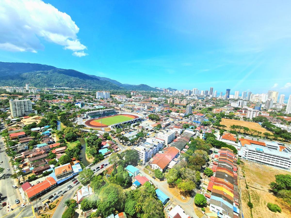 Beacon Executive Suite - Skypool Penang View Джорджтаун Экстерьер фото