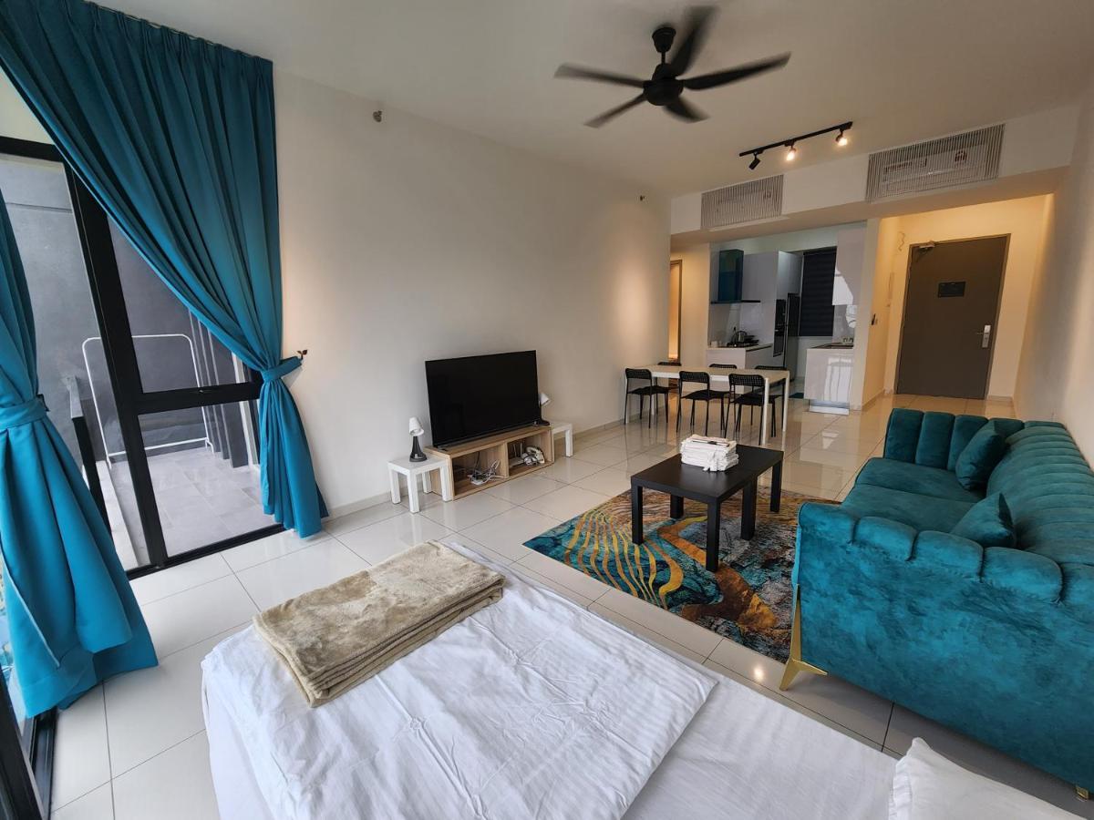 Beacon Executive Suite - Skypool Penang View Джорджтаун Экстерьер фото