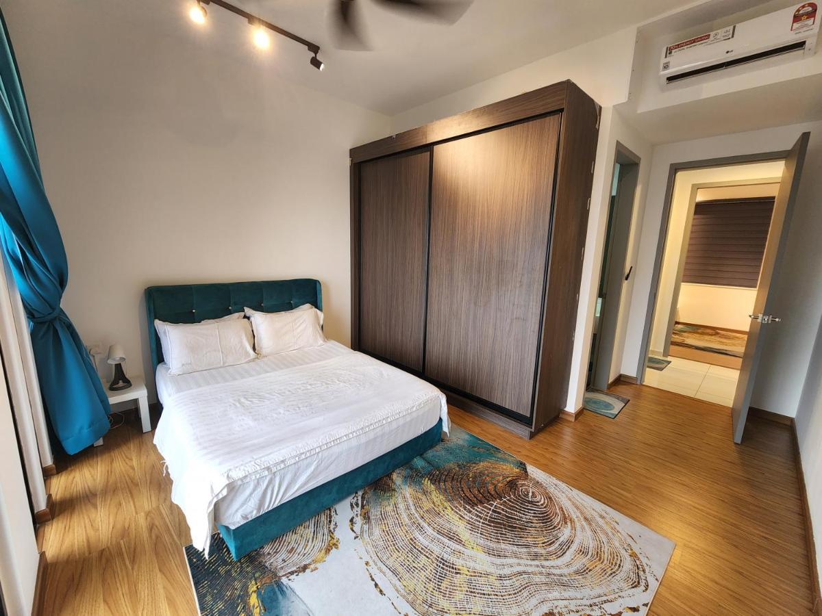 Beacon Executive Suite - Skypool Penang View Джорджтаун Экстерьер фото