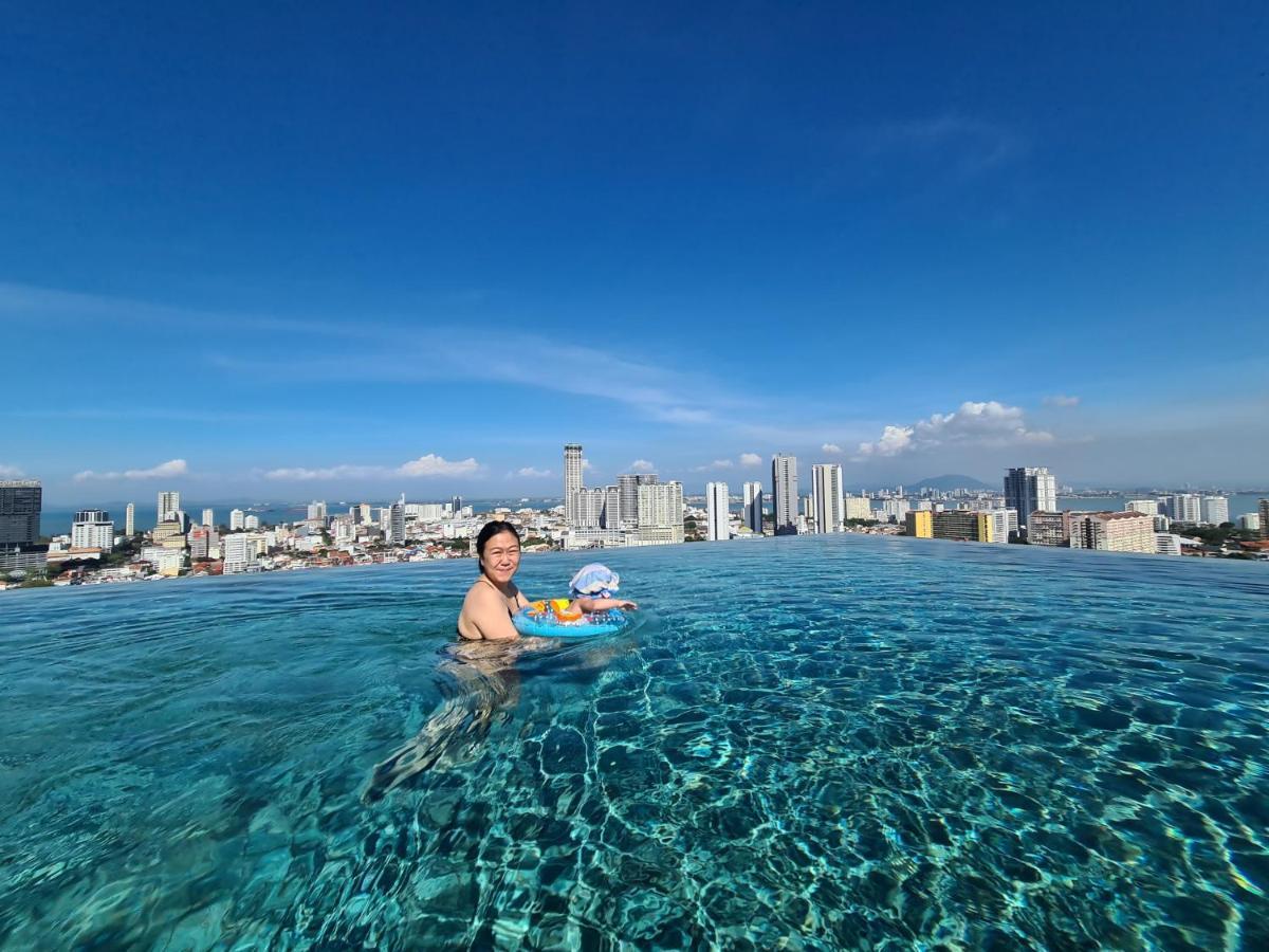 Beacon Executive Suite - Skypool Penang View Джорджтаун Экстерьер фото