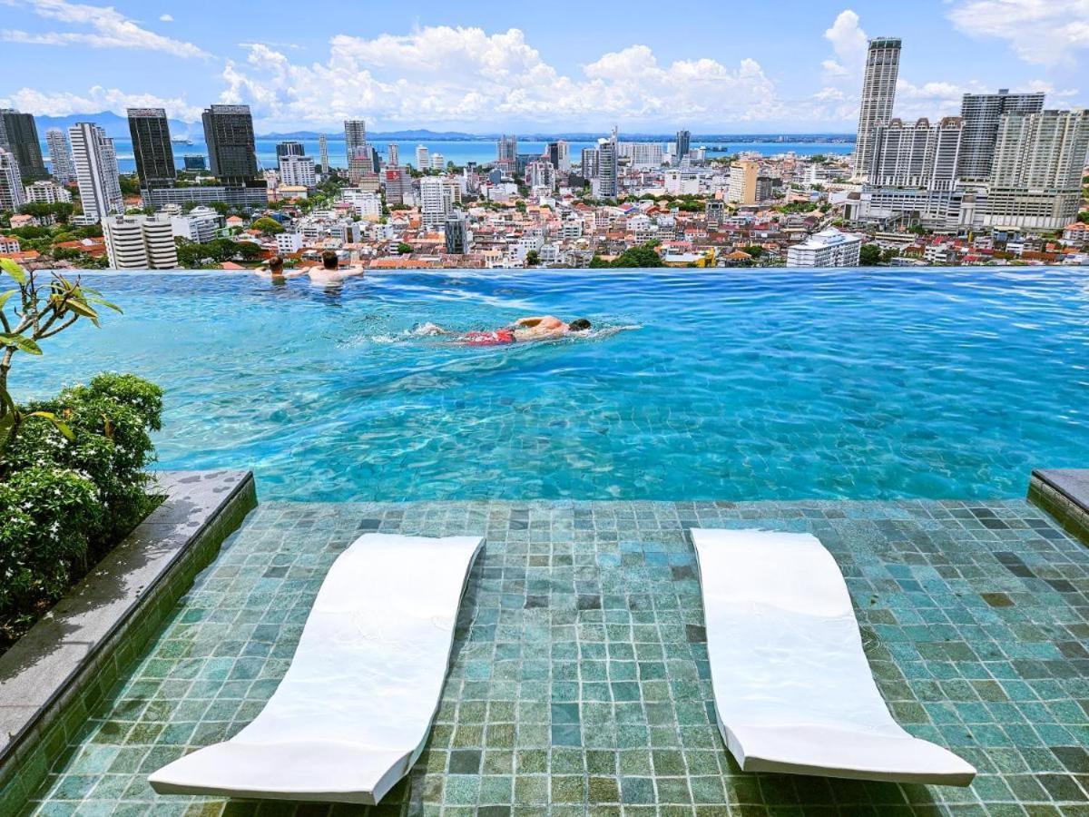 Beacon Executive Suite - Skypool Penang View Джорджтаун Экстерьер фото