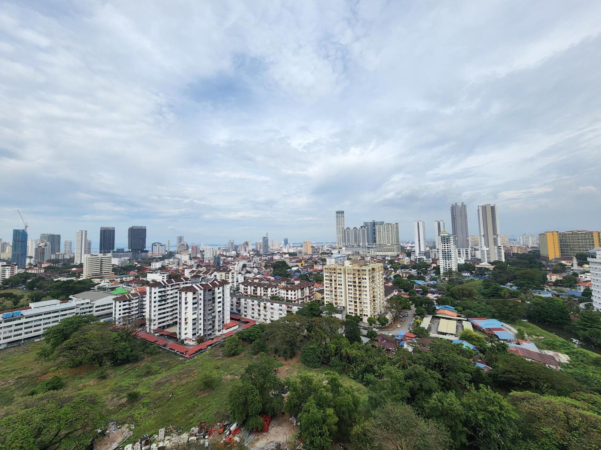 Beacon Executive Suite - Skypool Penang View Джорджтаун Экстерьер фото