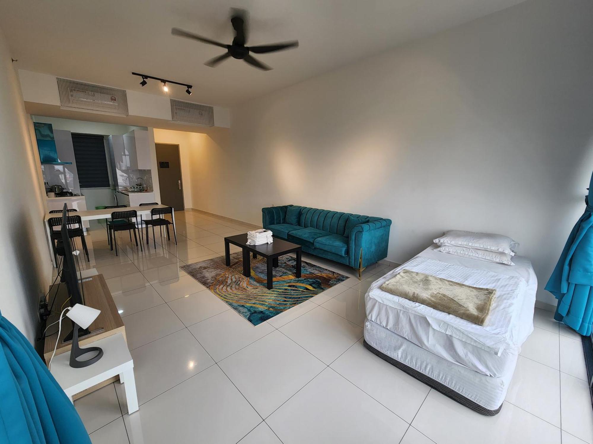 Beacon Executive Suite - Skypool Penang View Джорджтаун Экстерьер фото