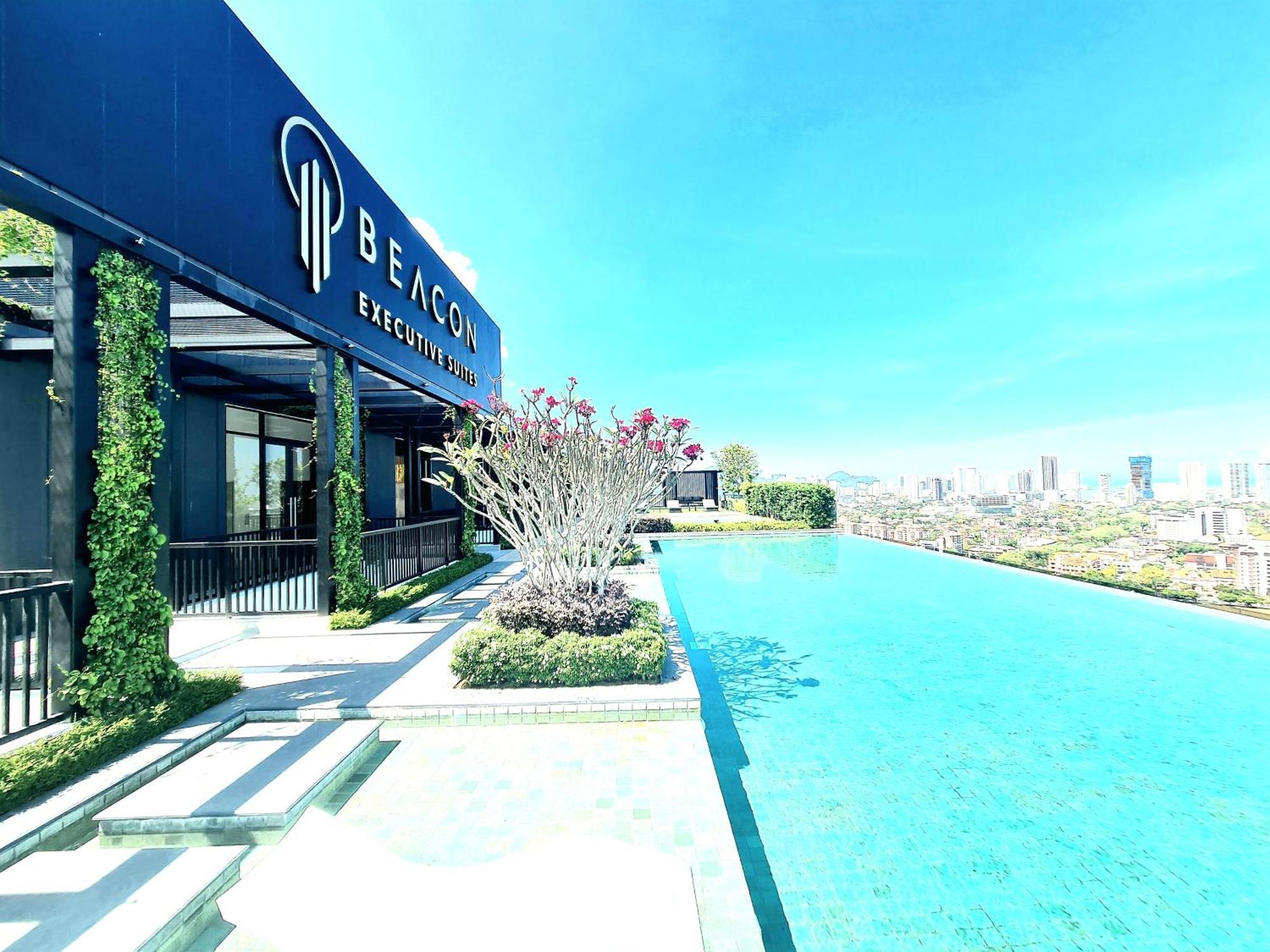 Beacon Executive Suite - Skypool Penang View Джорджтаун Экстерьер фото
