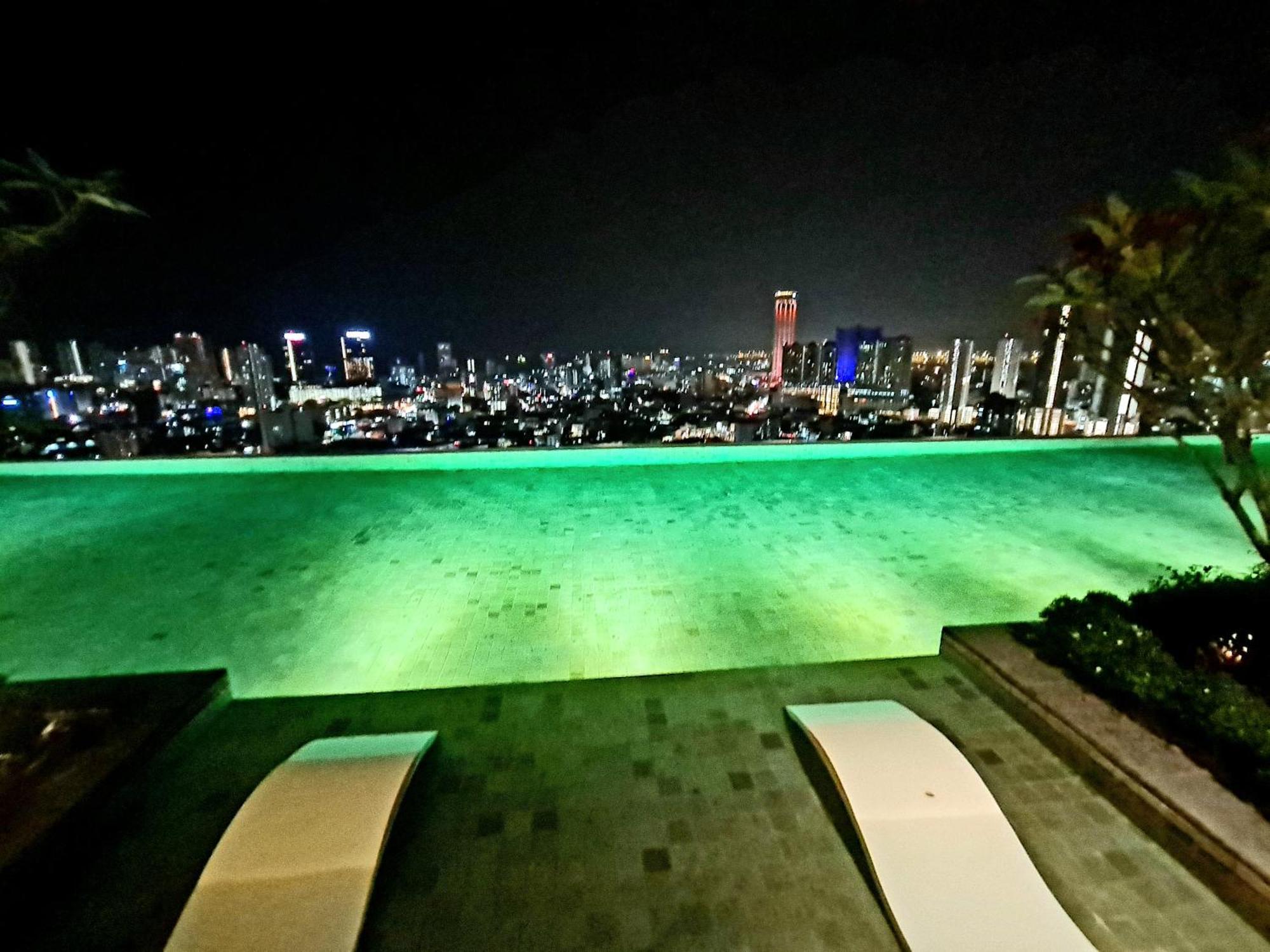 Beacon Executive Suite - Skypool Penang View Джорджтаун Экстерьер фото