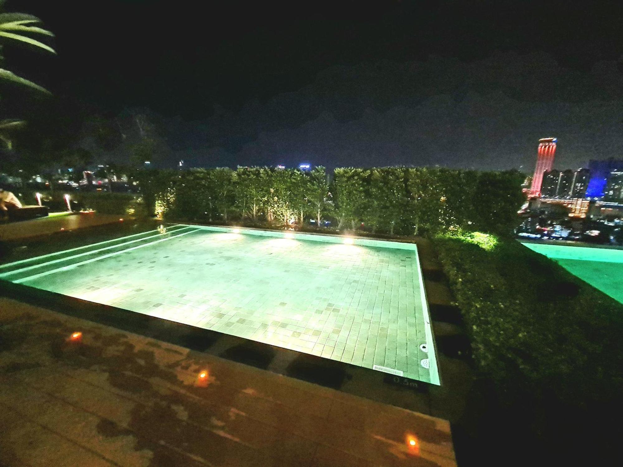 Beacon Executive Suite - Skypool Penang View Джорджтаун Экстерьер фото