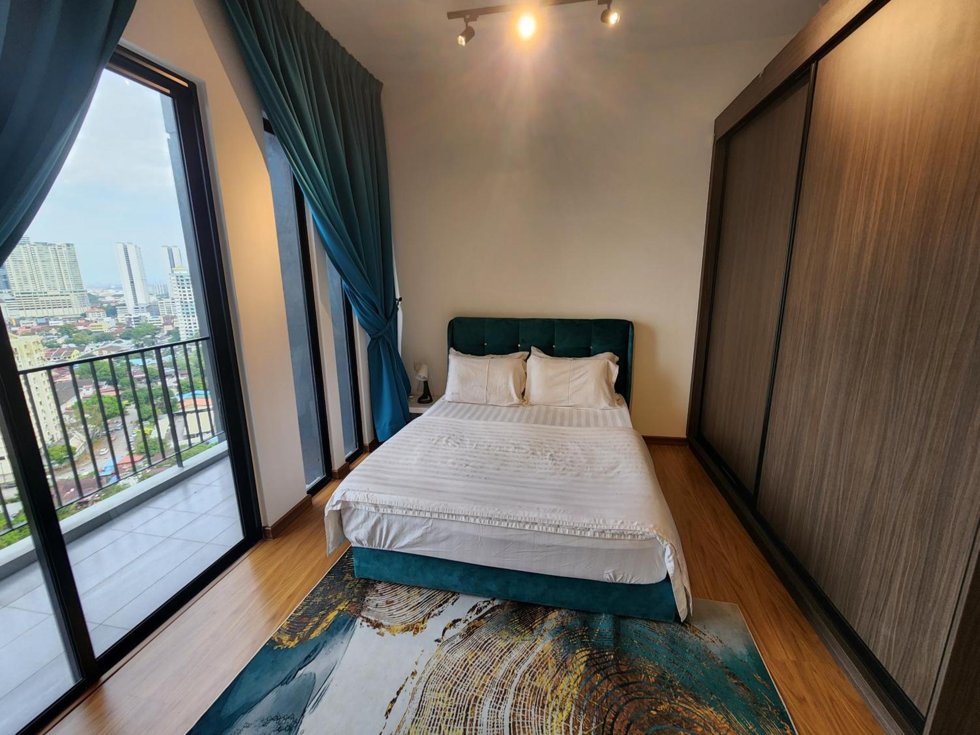 Beacon Executive Suite - Skypool Penang View Джорджтаун Экстерьер фото